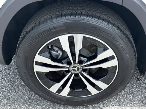 Certified 2025 Mercedes-Benz GLB 250 4MATIC image 19