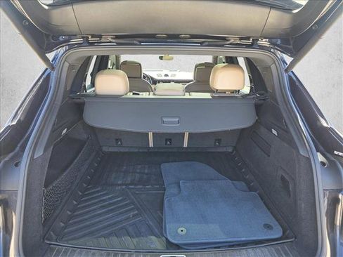 Used 2019 Porsche Cayenne w/ Premium Plus Package image 26