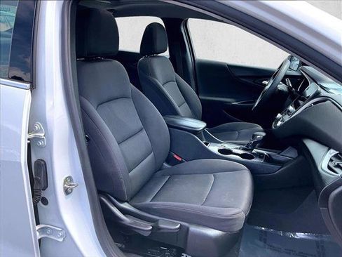 Used 2022 Chevrolet Malibu LT FWD image 9