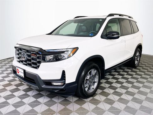 Used 2022 Honda Passport TrailSport image 3