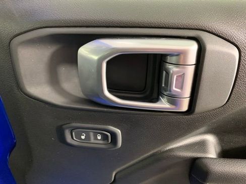 Used 2024 Jeep Gladiator Sport image 33