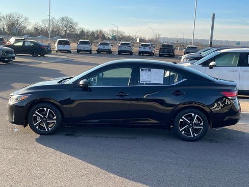 Used 2024 Nissan Sentra SV image 4