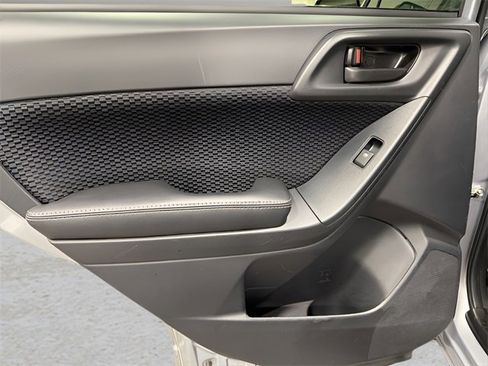 Used 2017 Subaru Forester 2.5i Premium image 29