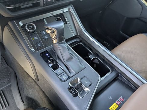 Used 2024 Lexus GX 550 w/ Accessory Package (Z1) AWD/4WD image 15