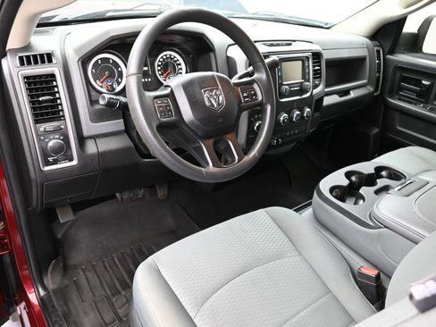 Used 2018 RAM 2500 Tradesman w/ Chrome Appearance Group image 21