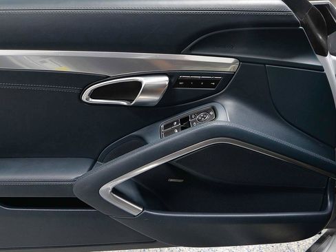 Used 2023 Porsche 718 Boxster GTS image 11