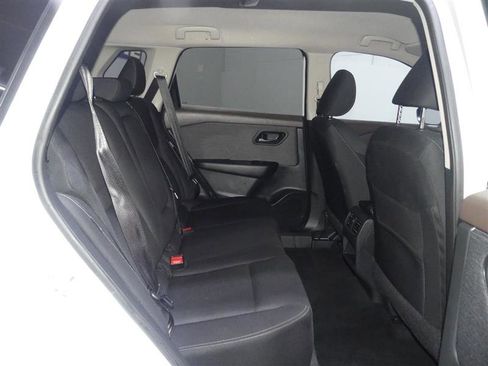 Used 2023 Nissan Rogue S image 27