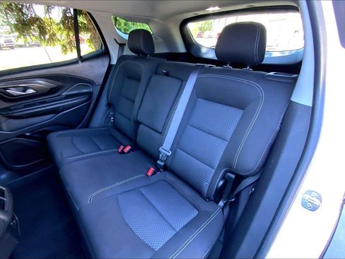 Used 2024 GMC Terrain SLE AWD/4WD image 26