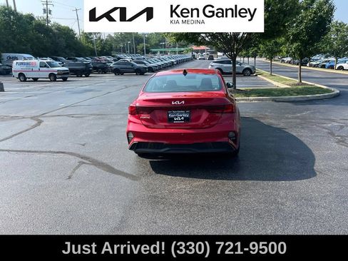 Used 2023 Kia Forte LXS w/ LXS Technology Package FWD image 6