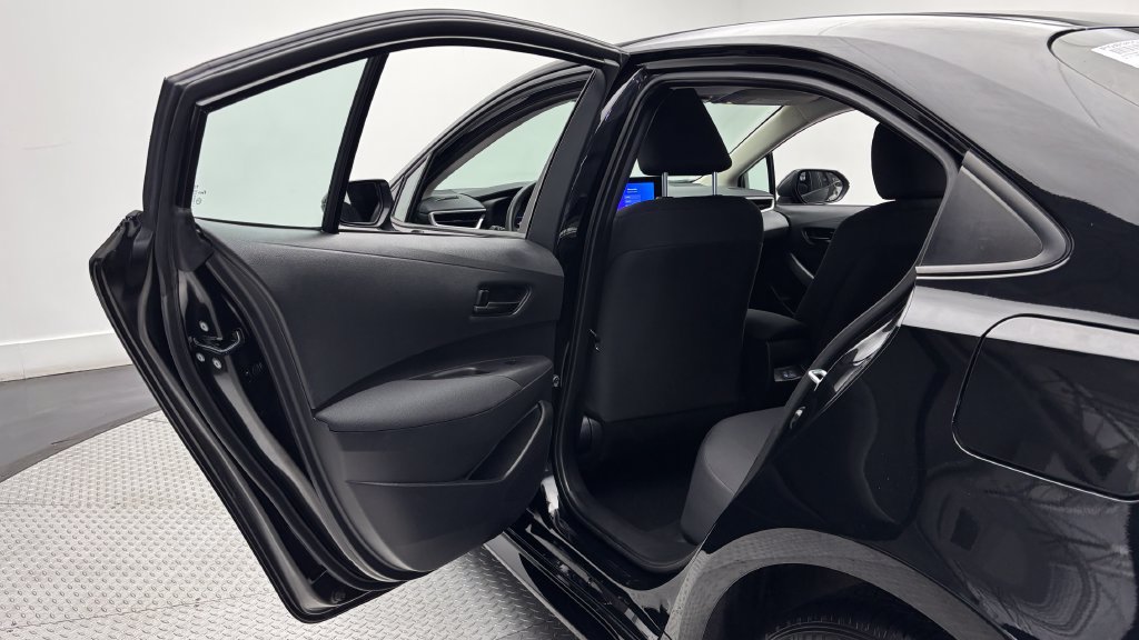 Used 2024 Toyota Corolla LE FWD image 33