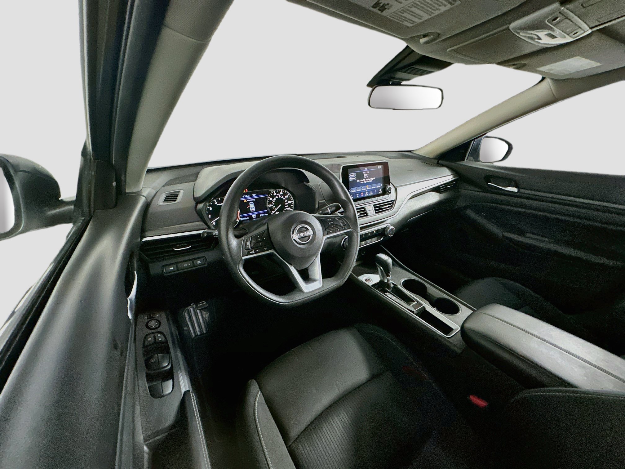 Used 2025 Nissan Altima 2.5 SV FWD image 18