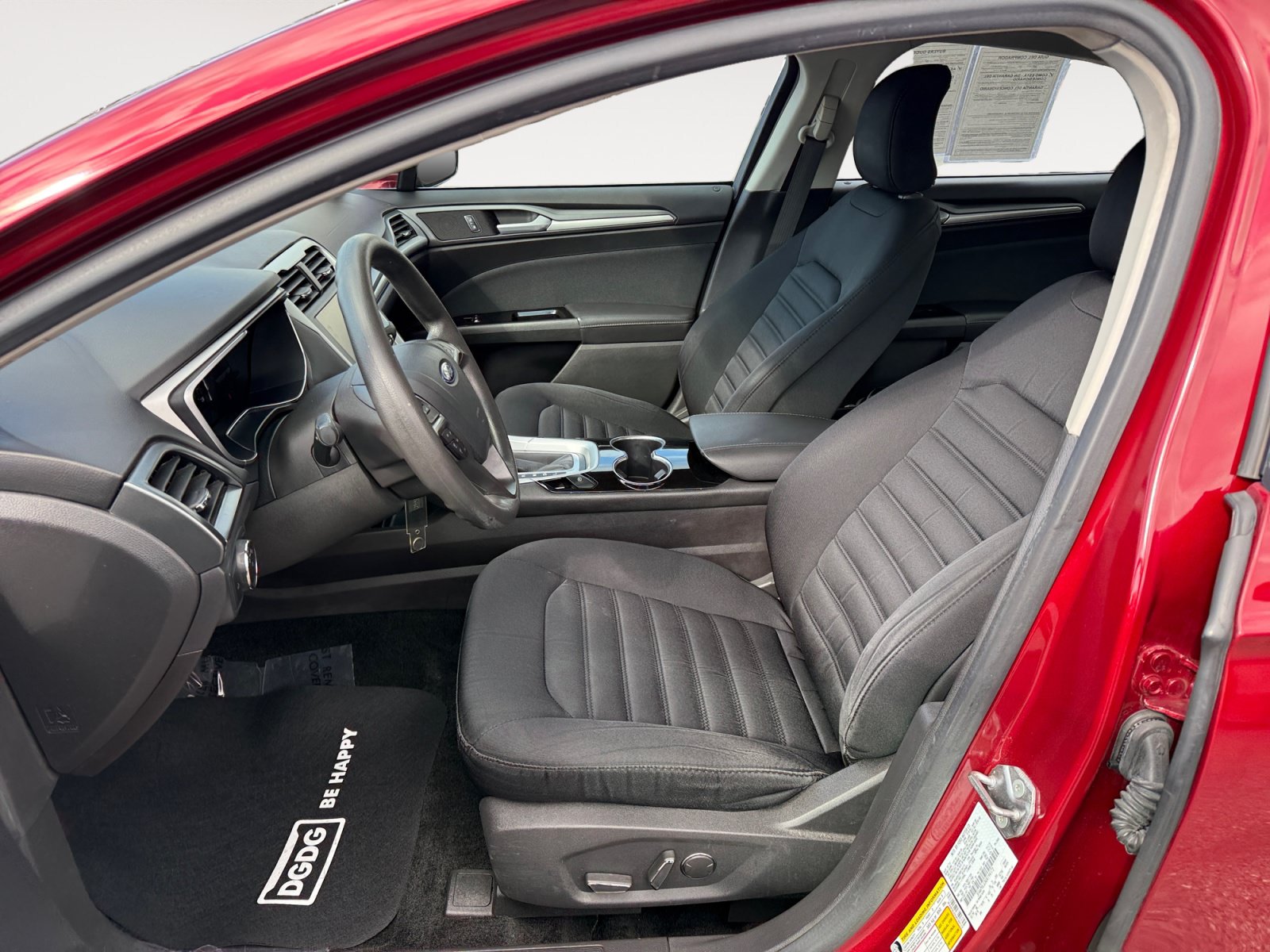 Used 2016 Ford Fusion SE FWD image 10