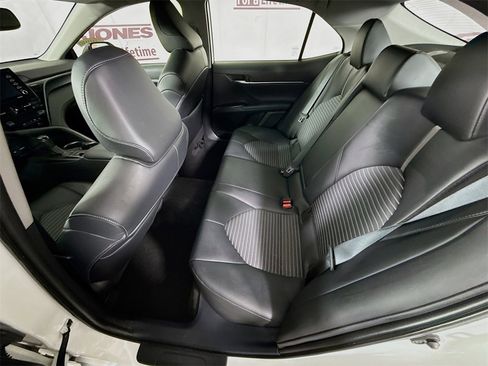 Certified 2022 Toyota Camry SE image 27