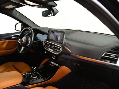 Used 2024 BMW X4 xDrive30i w/ Premium Package image 19