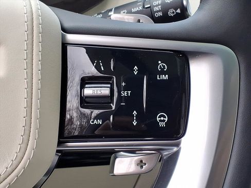 New 2026 Land Rover Range Rover SE image 15