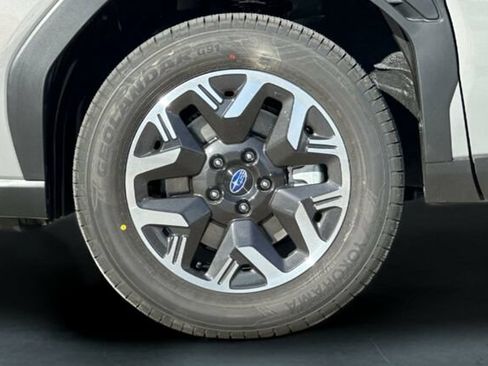 Used 2026 Subaru Forester Premium AWD/4WD image 33