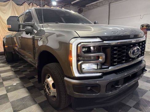 Used 2025 Ford F350 Platinum w/ FX4 Off-Road Package AWD/4WD image 6