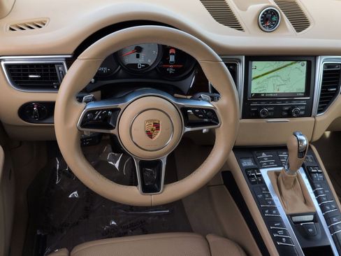 Used 2015 Porsche Macan S image 30