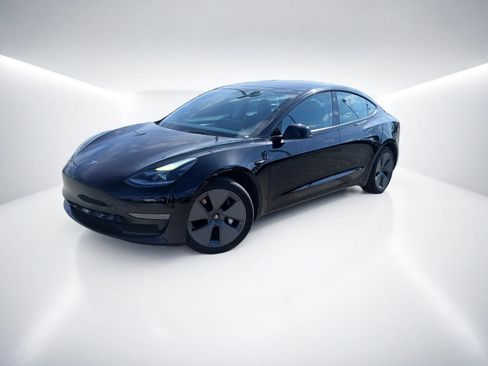 Used 2023 Tesla Model 3 Standard Range RWD image 2
