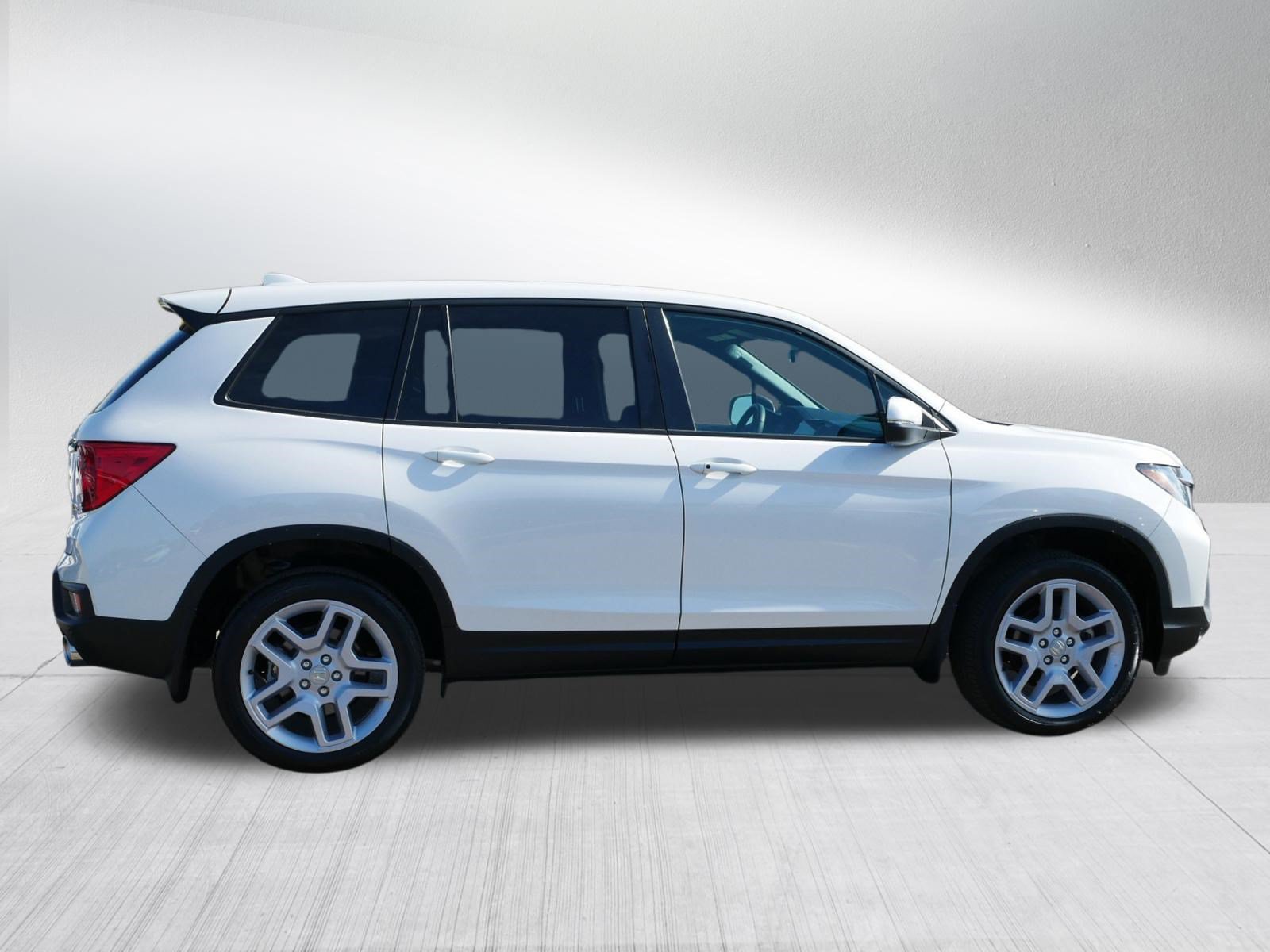 Used 2025 Honda Passport EX-L image 8