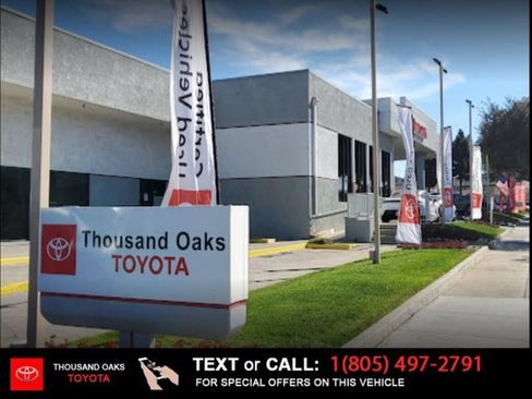 Used 2025 Toyota Camry SE w/ Convenience Package FWD image 30