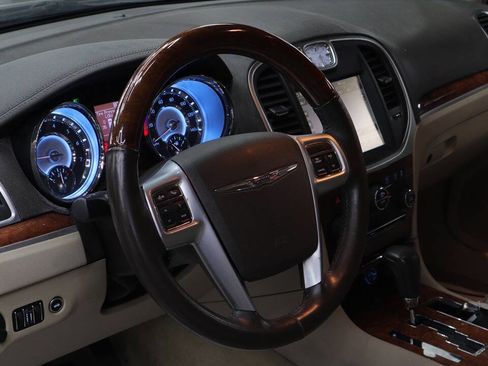 Used 2011 Chrysler 300 Limited w/ Luxury Group image 20