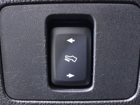 Used 2017 Ford F250 Lariat w/ FX4 Off-Road Package image 12