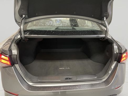 Used 2025 Nissan Sentra SV image 9