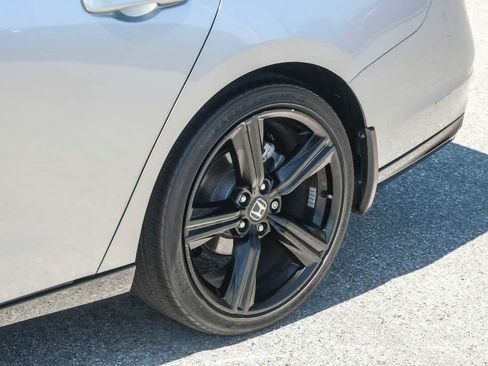 Used 2024 Honda Accord Sport image 11