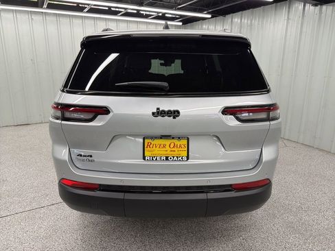 New 2025 Jeep Grand Cherokee L Altitude image 5