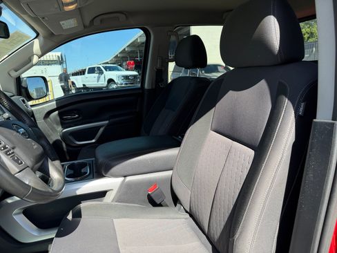 Used 2021 Nissan Titan SV w/ SV Convenience Package RWD image 15