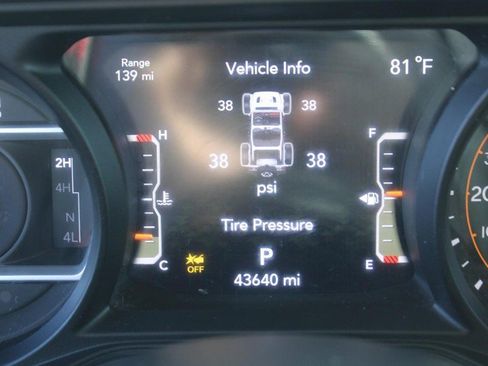 Used 2024 Jeep Wrangler Unlimited Rubicon AWD/4WD image 19