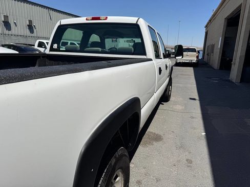 Used 2006 GMC Sierra 2500 W/T w/ Heavy-Duty Power Package RWD image 17