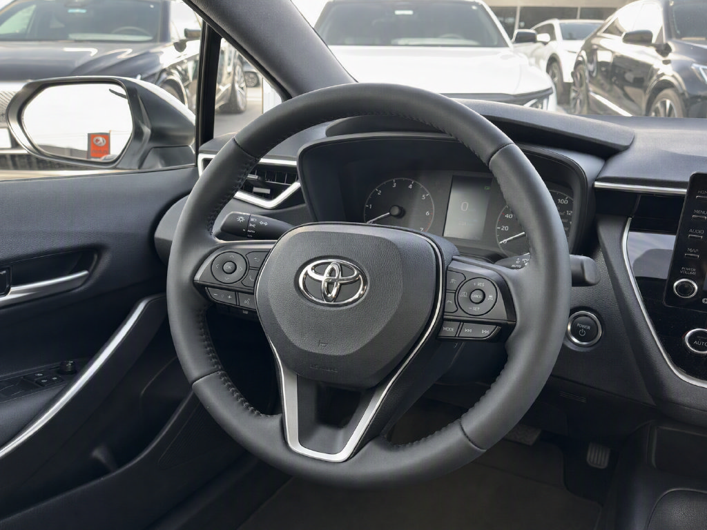 Used 2025 Toyota Corolla SE FWD image 17