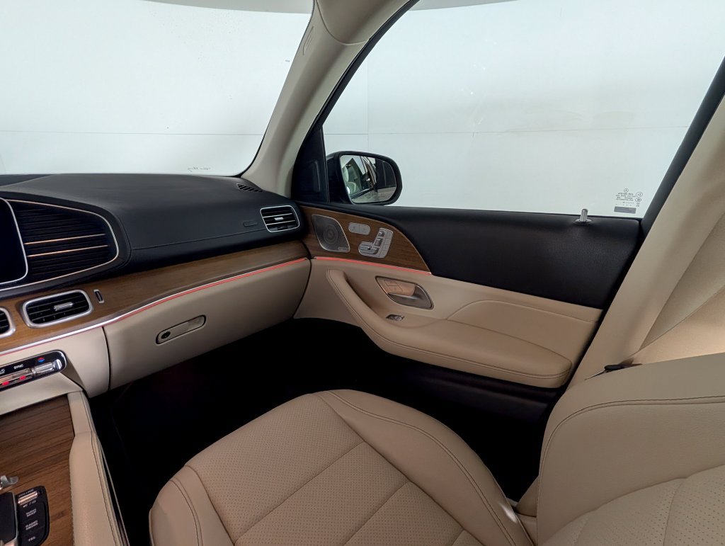 Used 2023 Mercedes-Benz GLS 450 4MATIC image 23