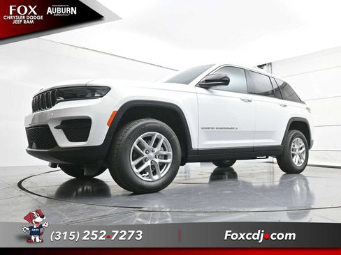 New 2025 Jeep Grand Cherokee Laredo X w/ Luxury Tech Group I image 16