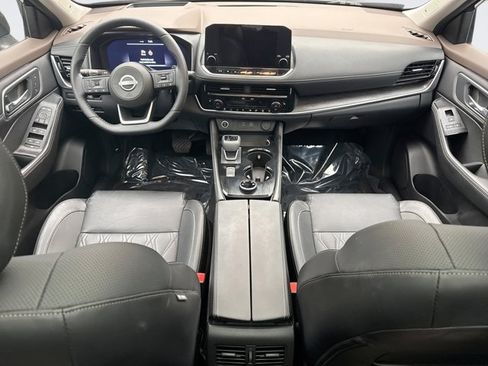 Used 2023 Nissan Rogue Platinum w/ Platinum Premium Package AWD/4WD image 14