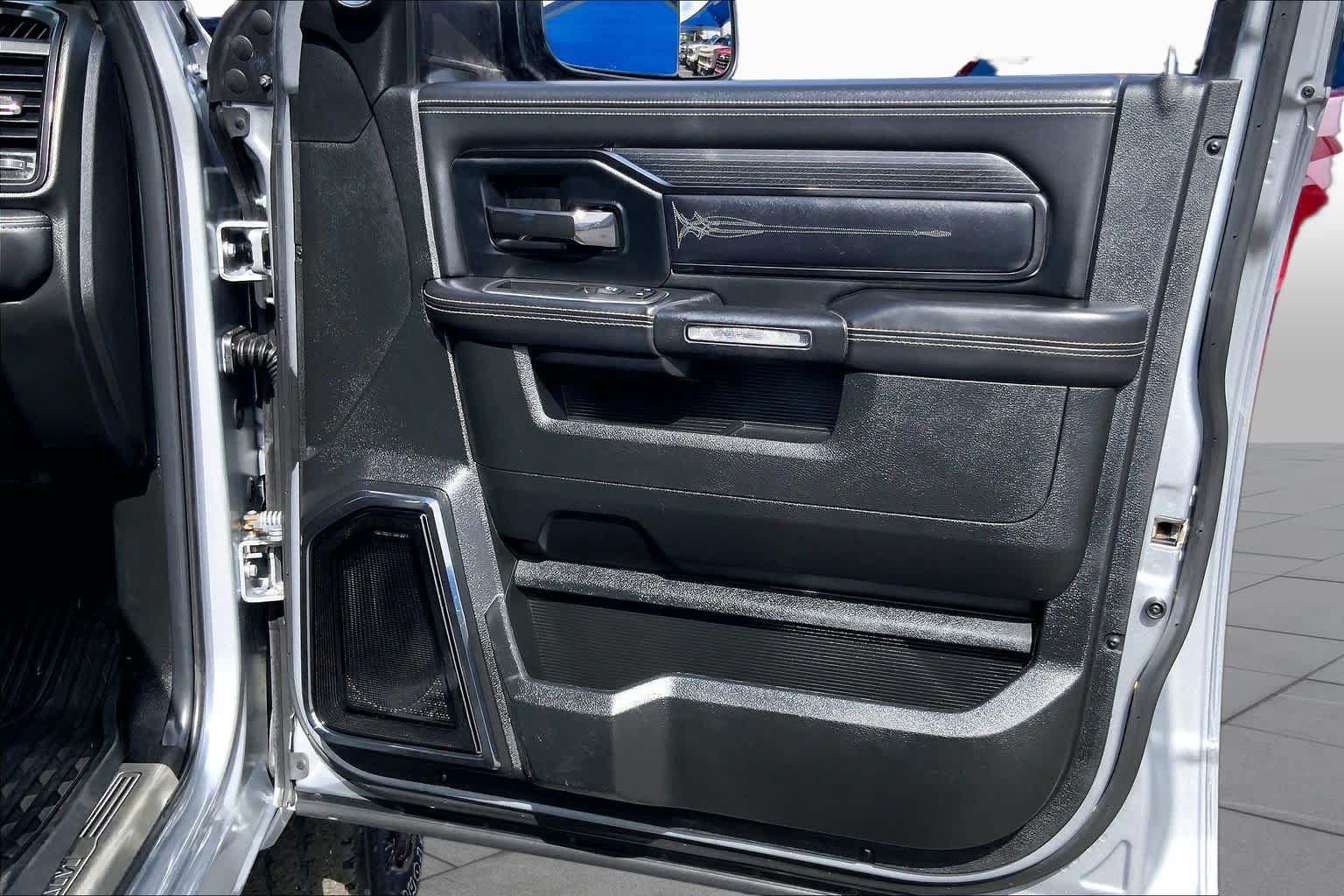 Used 2022 RAM 3500 Limited AWD/4WD image 23