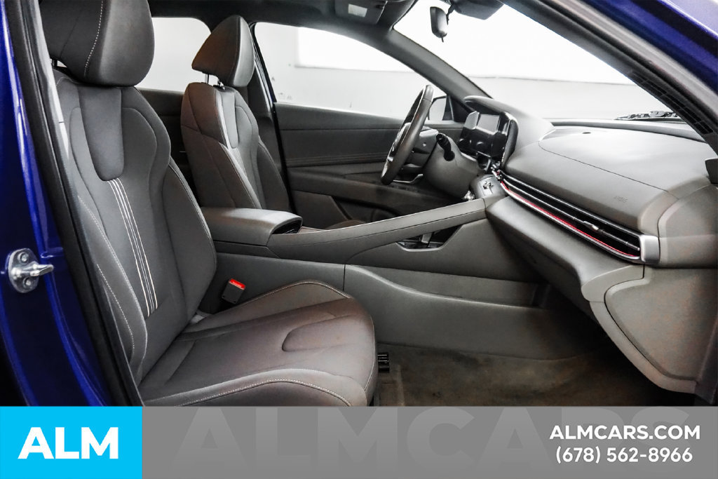 Used 2025 Hyundai Elantra SEL FWD image 15