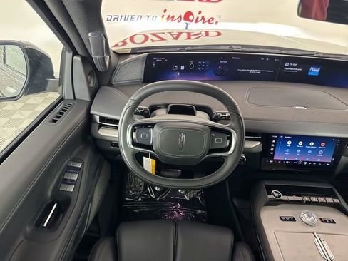 New 2025 Lincoln Navigator Reserve w/ Jet Appearance Package image 10