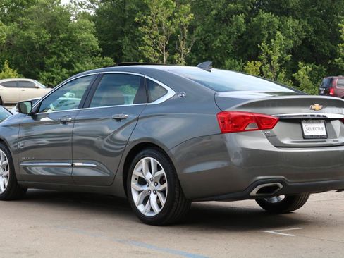 Used 2016 Chevrolet Impala LTZ w/ Enhanced Convenience Package FWD image 18