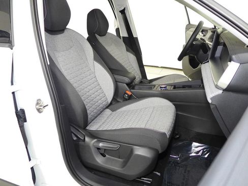 Used 2025 Volkswagen Tiguan S FWD image 18