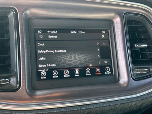 Used 2018 Dodge Challenger SXT image 31