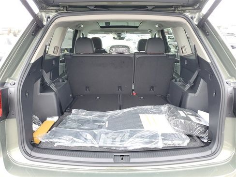 New 2026 Volkswagen Atlas Peak Edition image 9