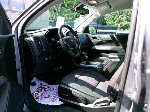 Used 2022 Chevrolet Colorado LT w/ LT Convenience Package image 12