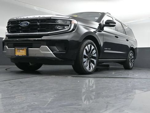 Certified 2025 Ford Expedition Max Platinum w/ Driver's Package AWD/4WD image 38