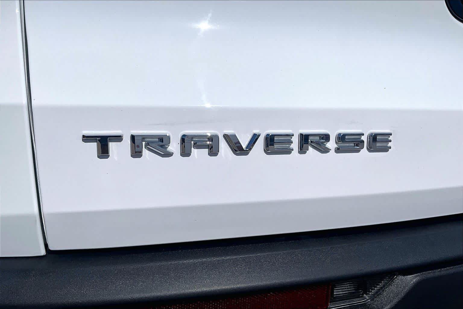 Used 2026 Chevrolet Traverse LT w/ Driver Confidence Package FWD image 32