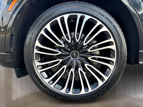 Used 2023 Lincoln Aviator Black Label w/ Dynamic Handling Package image 8