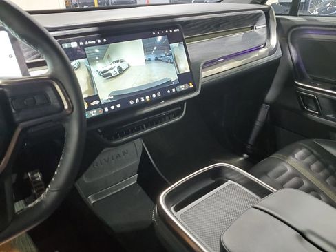 Used 2024 Rivian R1S Adventure AWD/4WD image 30