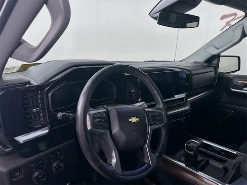 Used 2023 Chevrolet Silverado 1500 LT w/ Z71 Off-Road Package image 30